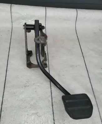 Land Rover Discovery 3 - LR3 Brake pedal Skb500031