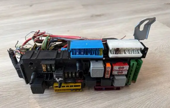 Mercedes-Benz E W212 SAM control unit A2129060005 2129060005