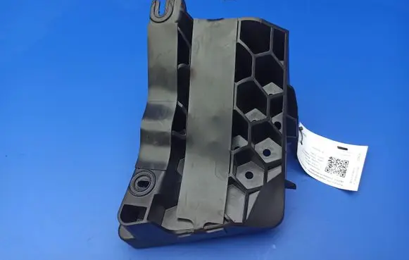 Mercedes-Benz C W204 Battery tray heat shield A2046190048