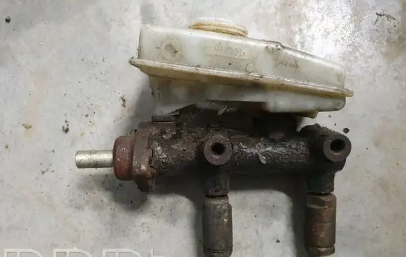 Volkswagen Caddy Master brake cylinder 321611307B