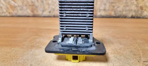 Hyundai Terracan Heater blower motor/fan resistor 9711138000