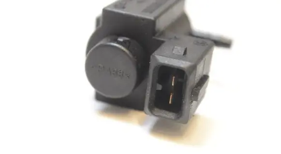 BMW 7 F01 F02 F03 F04 Turbo solenoid valve 7810831
