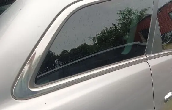 Mazda CX-7 Rear side window