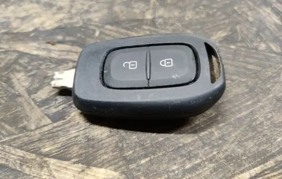 Dacia Sandero Ignition key/card 
