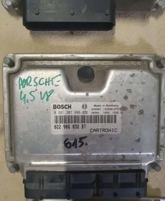 Porsche Cayenne (92A) Engine control unit/module 0261207696 022906032BT