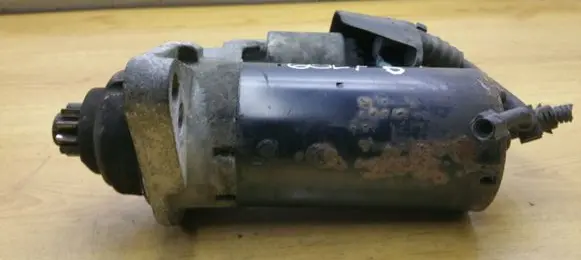 Volkswagen Golf VI Starter motor 0001123012
