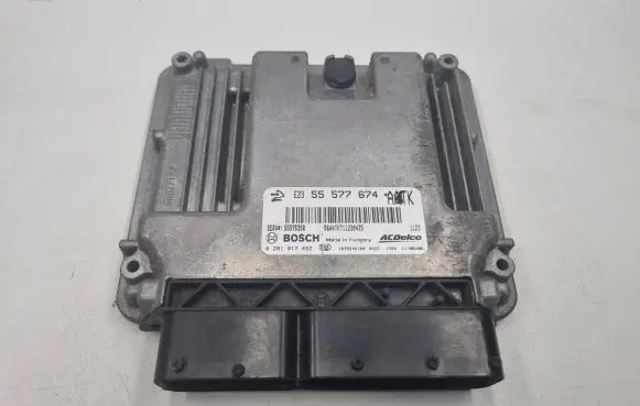 Opel Insignia A Engine control unit/module 55577674 0281017452 55575350