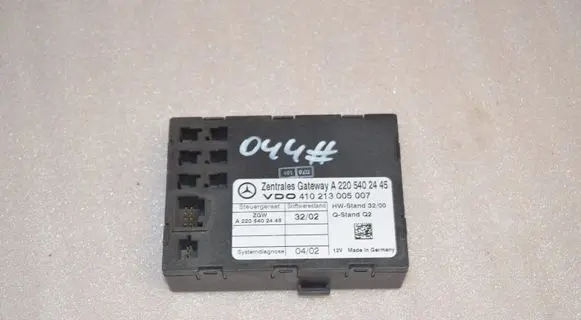 Mercedes-Benz S W220 Gateway control module A2205402445