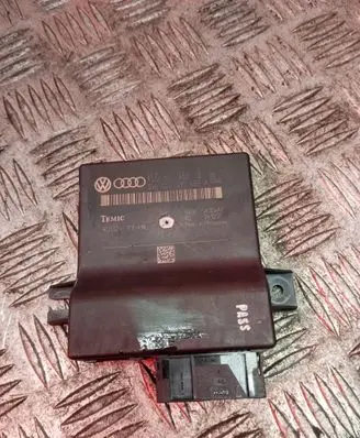 Audi A6 S6 C6 4F Gateway control module 4L0907468B
