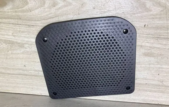 BMW 1 F70 Subwoofer grill/trim 2622499