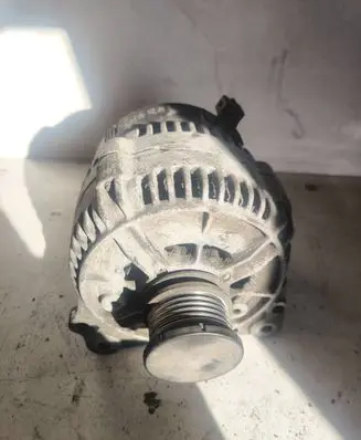 Volkswagen Sharan Generator/alternator 028903026G 0123515020