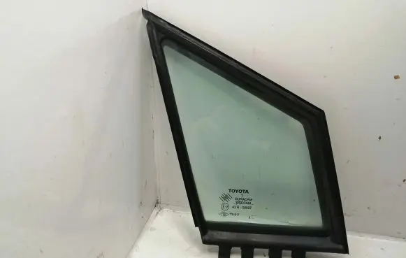 Toyota Corolla Verso AR10 Front door vent window glass four-door 681250F010 682150F010