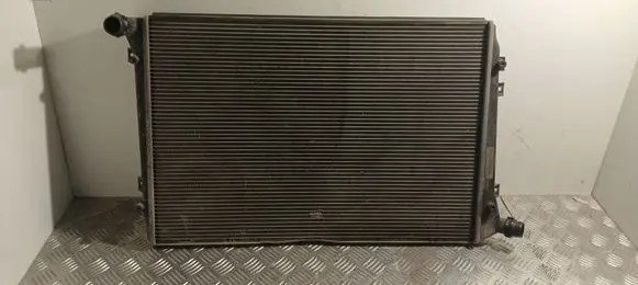 Volkswagen Touran I Coolant radiator 1K0121251AL