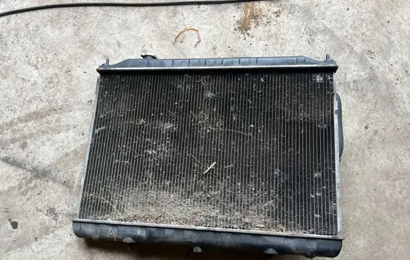Nissan Navara D22 Coolant radiator