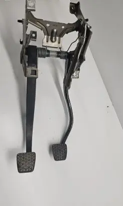 Opel Meriva A Pedal assembly 