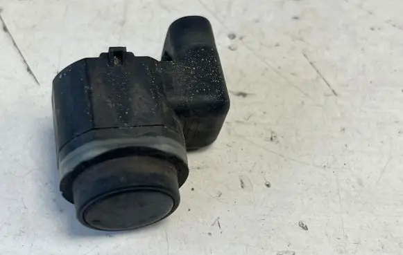 Audi A4 S4 B8 8K Rear parking sensor holder (PDC) 1S0919275A