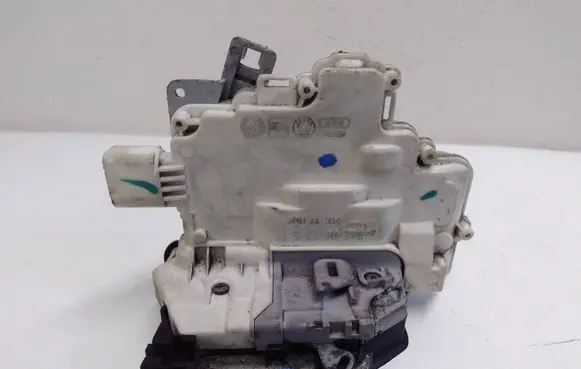 Audi A4 S4 B8 8K Front door lock 8J2837015