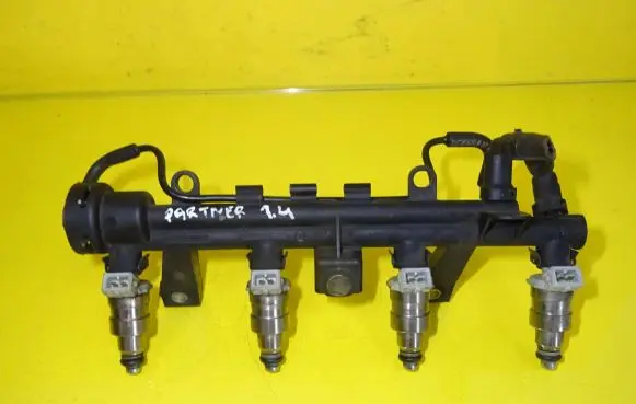 Peugeot Partner Fuel main line pipe 93008101