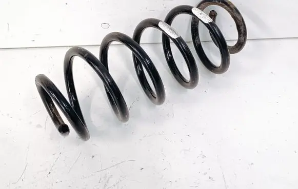Toyota Prius+ (ZVW40) Rear coil spring