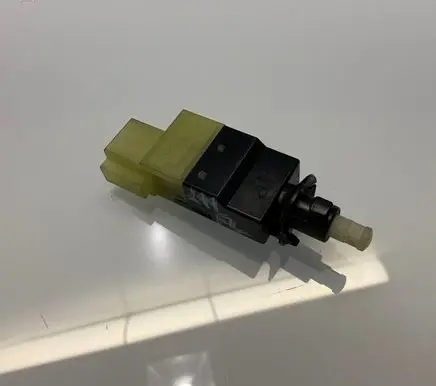 Mercedes-Benz E W211 Brake pedal sensor switch A0015456709 0015456709