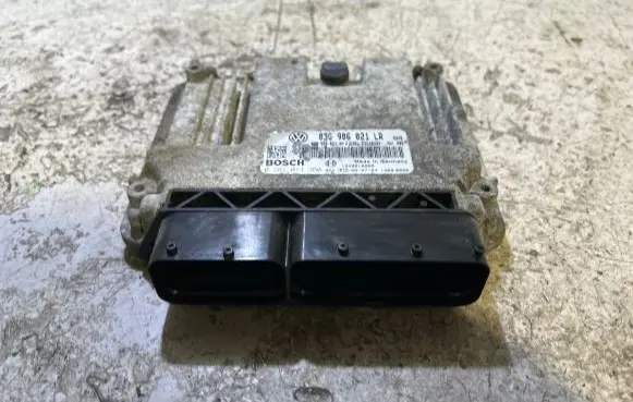 Volkswagen PASSAT B6 Engine control unit/module 03G906021AN 03G906021LR 0281013260