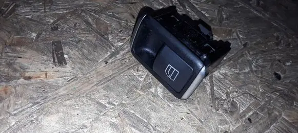 Mercedes-Benz C W204 Electric window control switch A2049058102