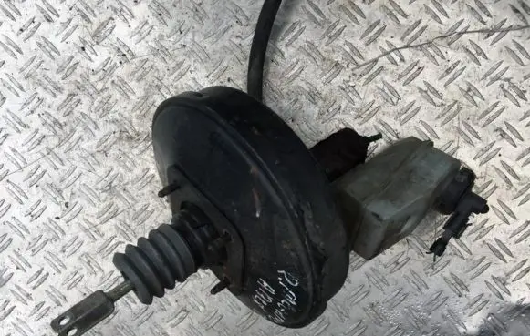 Renault Megane I Brake booster