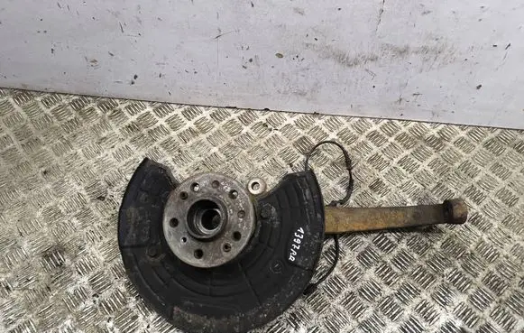 Mercedes-Benz ML W164 Front wheel hub 
