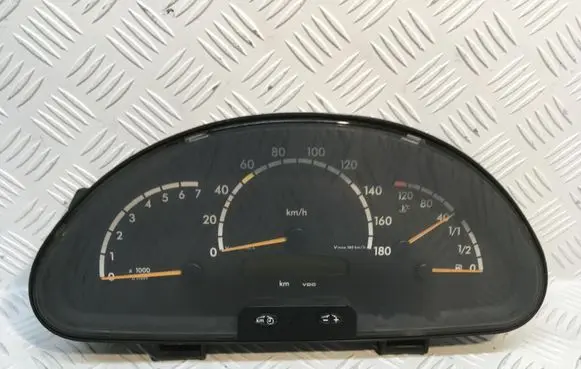 Mercedes-Benz Sprinter W901 W902 W903 W904 Speedometer (instrument cluster) A0014468521