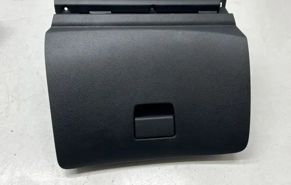 Nissan Pulsar Glove box 685003ZL0A
