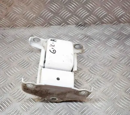 Opel Vivaro Rear door lower hinge