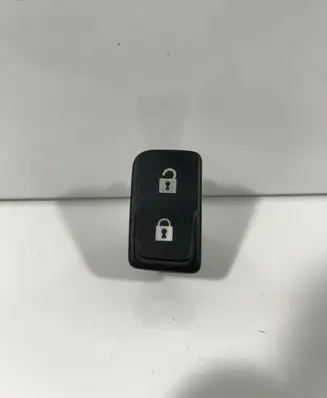 Volvo V50 Central locking switch button 30773333 03451500 03451510