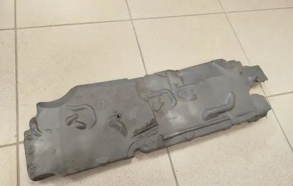 BMW 5 GT F07 Heat shield in engine bay 7803713