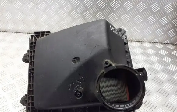 Audi A4 S4 B6 8E 8H Fuel filter housing 059000183A