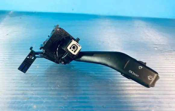 Skoda Octavia Mk2 (1Z) Wiper control stalk 1K0953519C