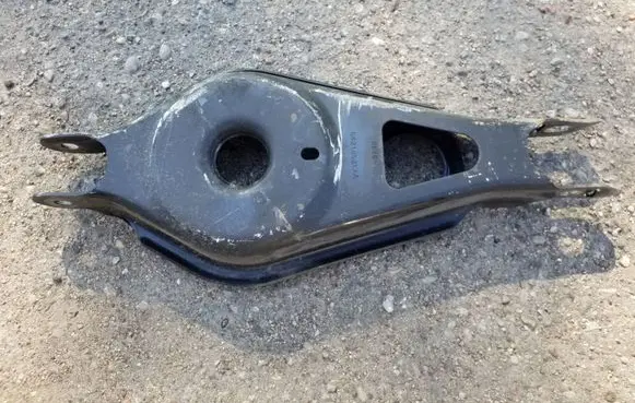 Chrysler Pacifica Rear control arm 68218021AA