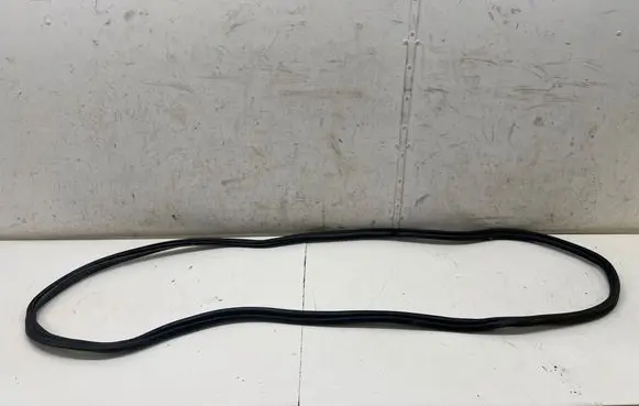 Land Rover Discovery 5 Trunk rubber seal (body)