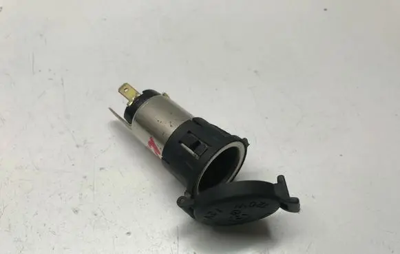KIA Carens I Cigarette lighter 