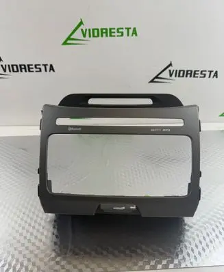 KIA Sportage Radio/GPS head unit trim V12955