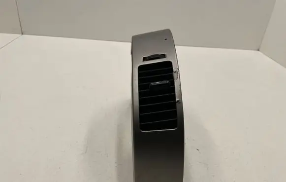 Toyota Prius (XW20) Dashboard side air vent grill/cover trim
