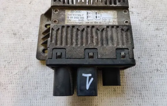 Coolant fan relay