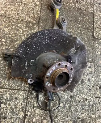 BMW 5 E60 E61 Front wheel hub