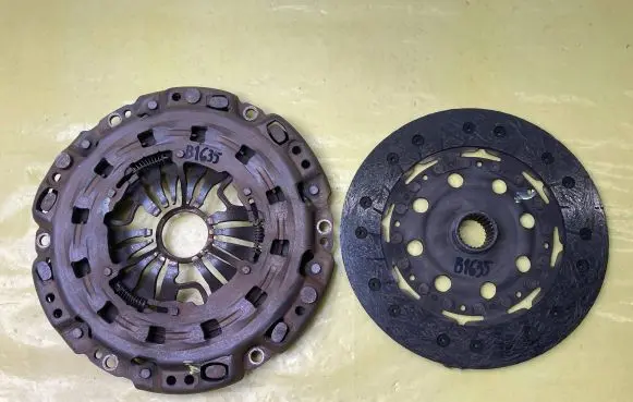 Mercedes-Benz B W245 Clutch pressure plate A0012523505 A0222300301