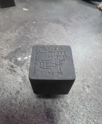 Ford Mondeo Mk III Other relay 868787
