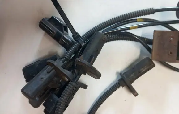 Volvo XC90 ABS brake wheel speed sensor 30682478