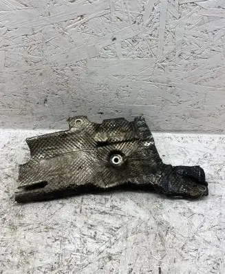 Volkswagen Golf VII Heat shield in engine bay 04L103954D
