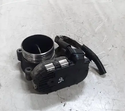 Volvo V50 Throttle valve 8692720 05W391