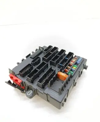 Opel Signum Fuse module 13205777