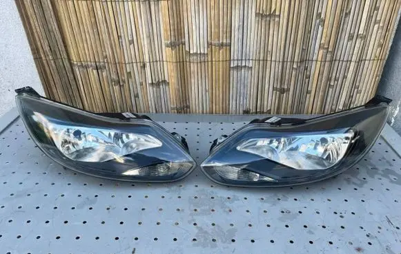 Ford Focus Headlight/headlamp