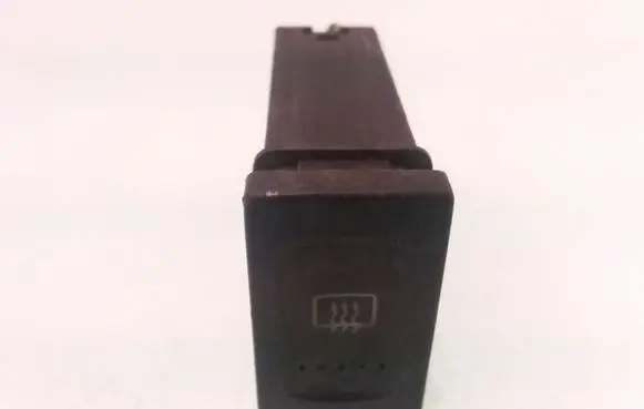 Volkswagen PASSAT B5.5 Windscreen/window heater switch 3B0959621D